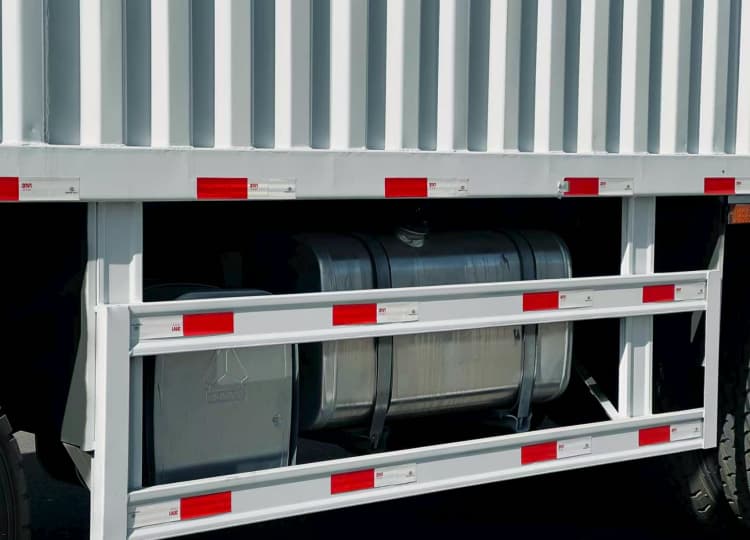 Rebuilt Howo Box Truck 371 8×4 8 rebuilt howo box truck enclosed dry van cargo truck